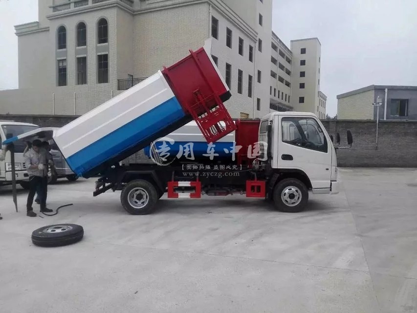 东风6方挂桶式垃圾车
