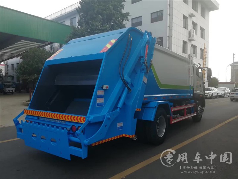 福田瑞沃压缩式垃圾车图片