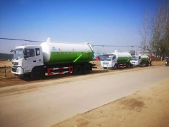 4台吸污车+1台压缩垃圾车发往西藏|小型吸污车案例