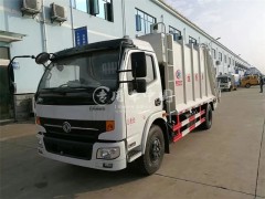 湖南东风多利卡6方压缩式垃圾车刘总订购一台