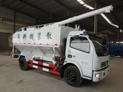 天津东风多利卡12方散装饲料运输车准备发车