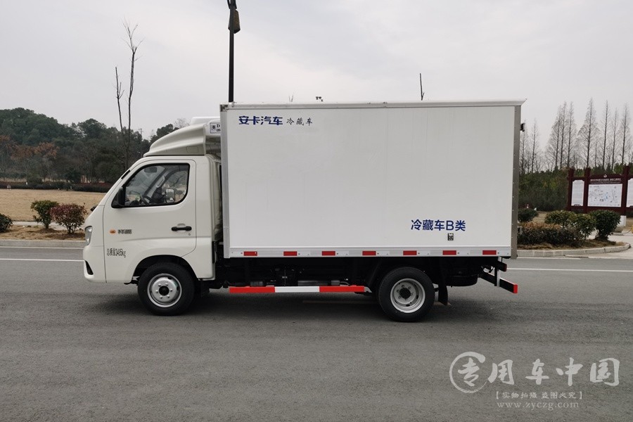 国六福田祥菱3.2米小型冷藏车