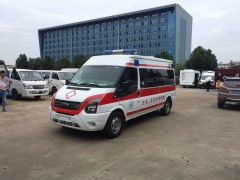 福特V348长轴中顶监护救护车被送到正安县妇幼保健中心 救护车发车