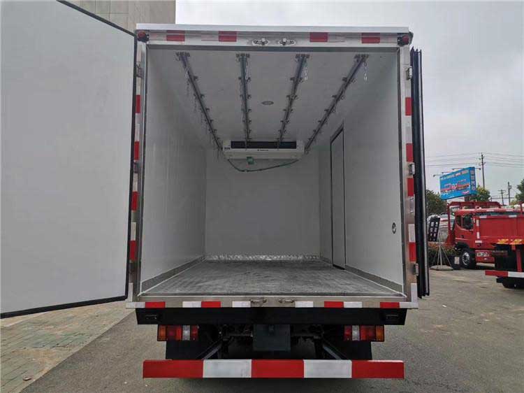 国六江铃凯运4.2米冷藏车