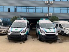 两台福特V362转运型救护车出口俄国，为抗击疫情做贡献