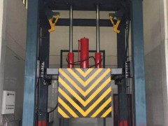 8方垂直压缩式垃圾站安装于安徽马鞍山