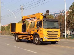新疆五家渠国六解放龙V一拖二带吊清障车发车，司机送车到家|道路救援车案例