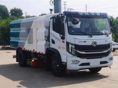 东风华神9方路面洗扫车今日在安徽凤台县投入使用