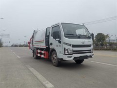 批量小型环卫垃圾车发往哈尔滨环卫局交车