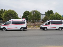 负压功能的救护车全顺V362型今日发往浙江杭州中心医院进行验收