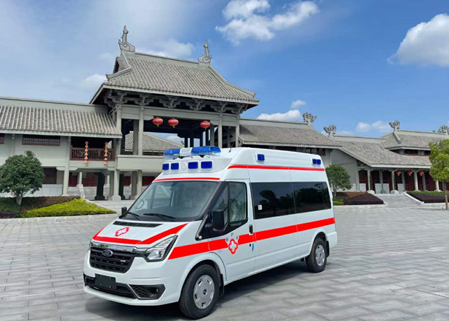 江铃福特V348新世代120救护车外形图片