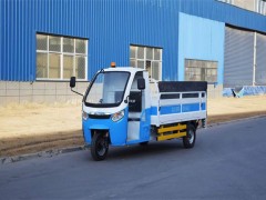 新疆和田桶装自卸式电动垃圾车完工出厂，采用24V电瓶