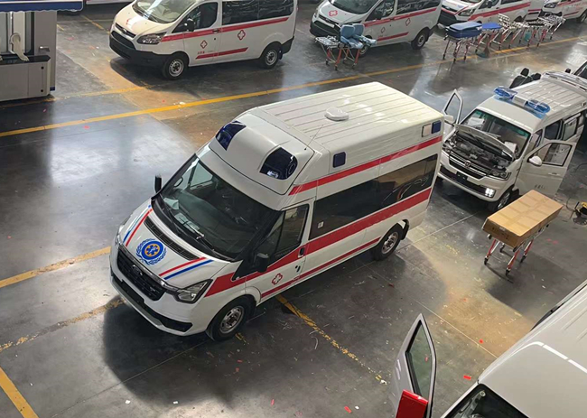 福特新世代医疗救护车车顶图片