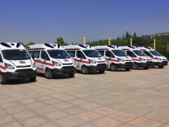 新疆医院采购项目中的六辆福特v362医疗救护车发车了 汽油版