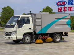 福田小型扫路车实用寿命长，稳定性高，电液控制