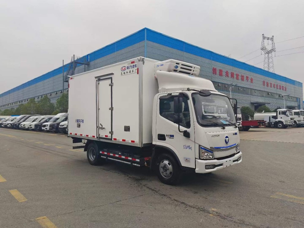 4.2米福田奥铃自动挡冷藏车