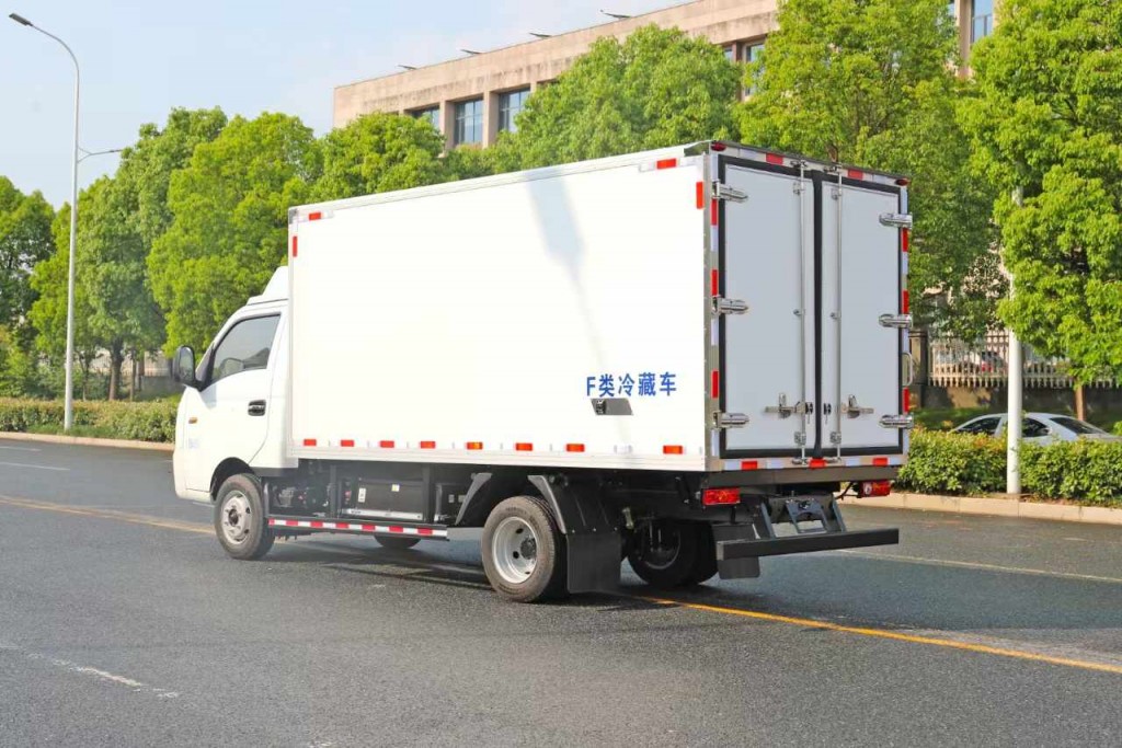 吉利锋锐V5E电动冷藏车