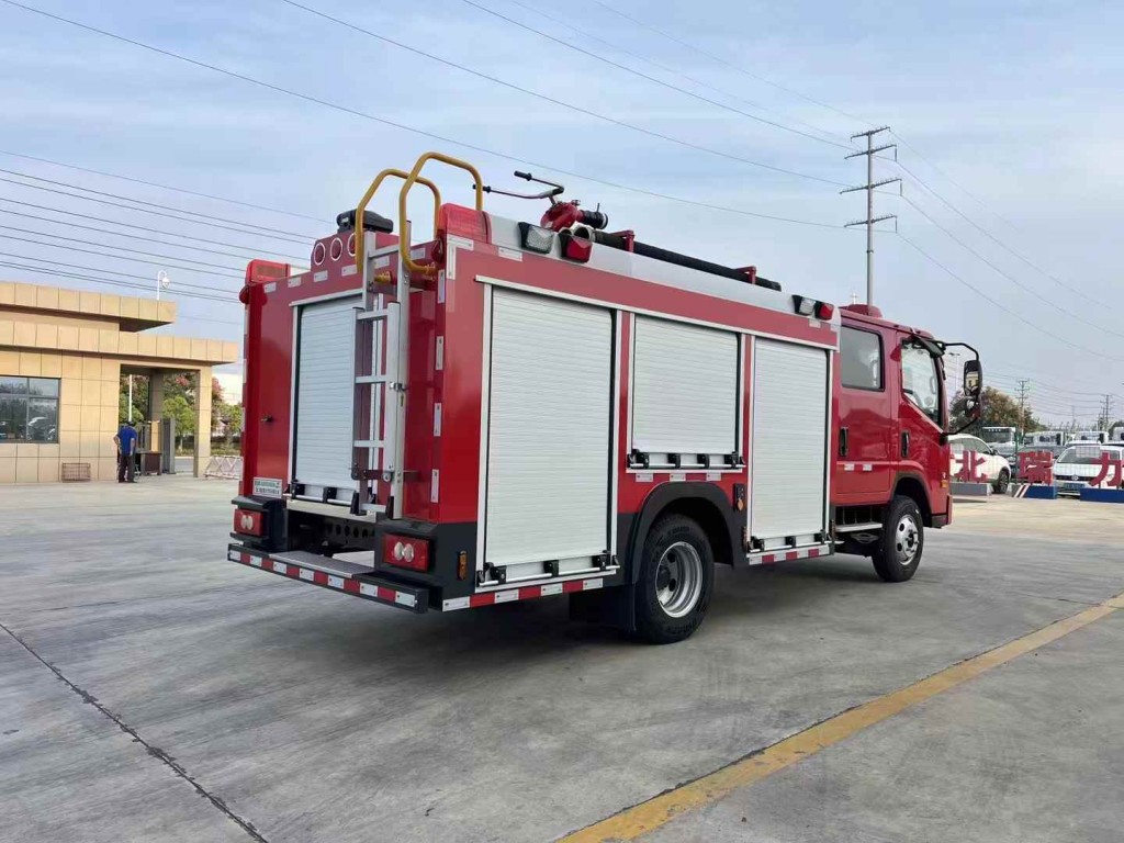 福田2.5方水罐消防车