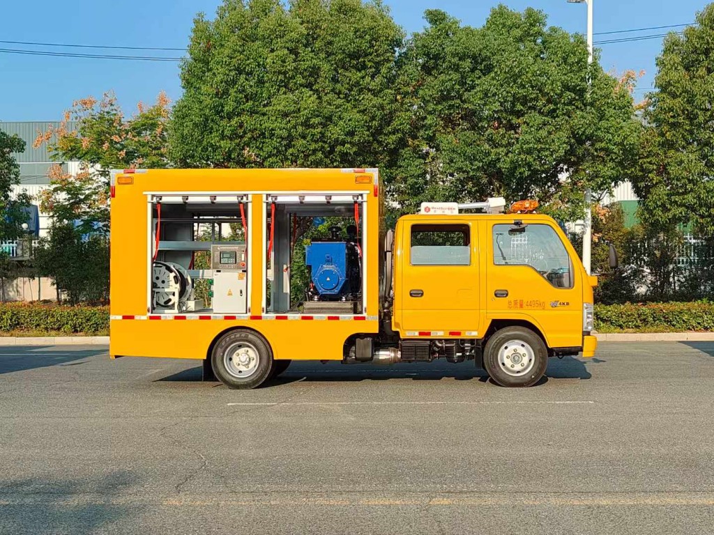 庆铃五十铃工程抢险救援车