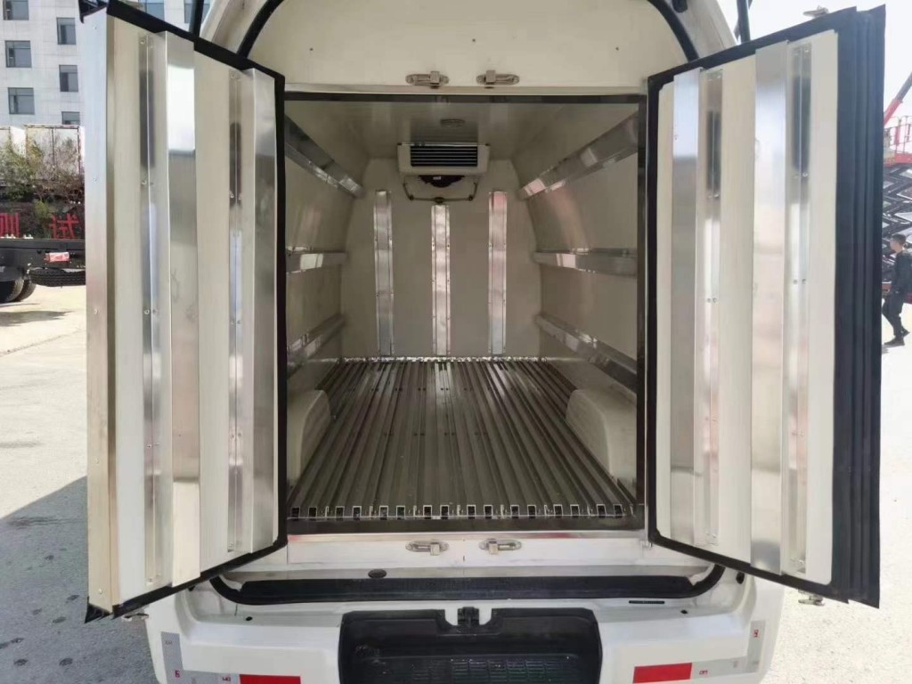 福田风景G9疫苗冷链车