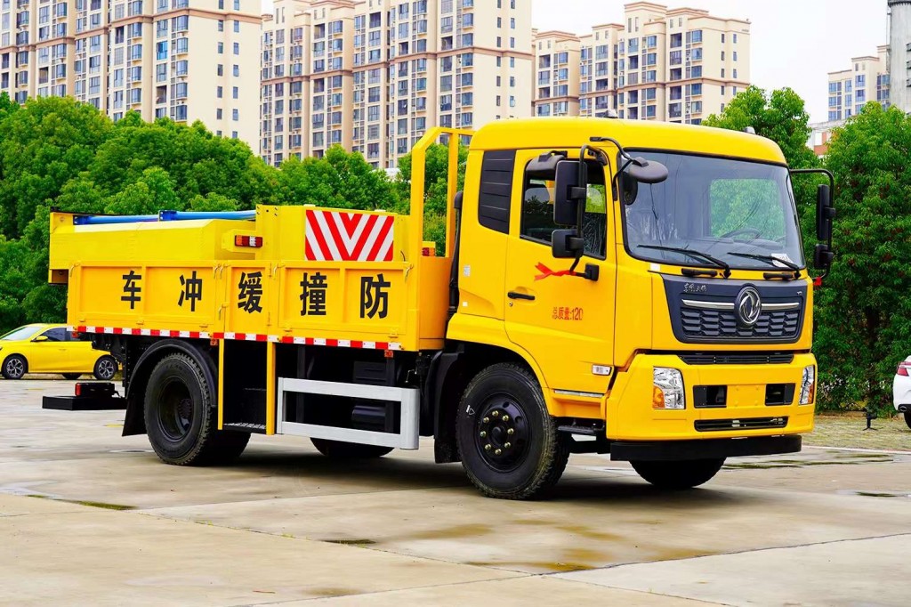 国6东风100k防撞缓冲车