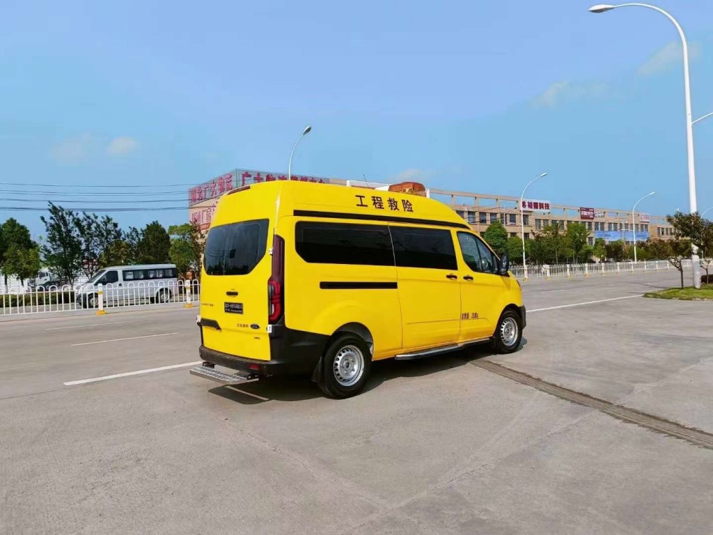福特全顺应急移动多功能流动治超车
