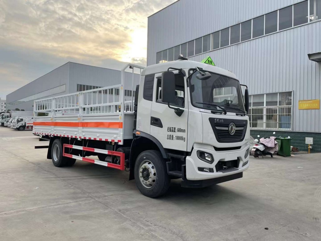 东风天锦6米8气瓶运输车