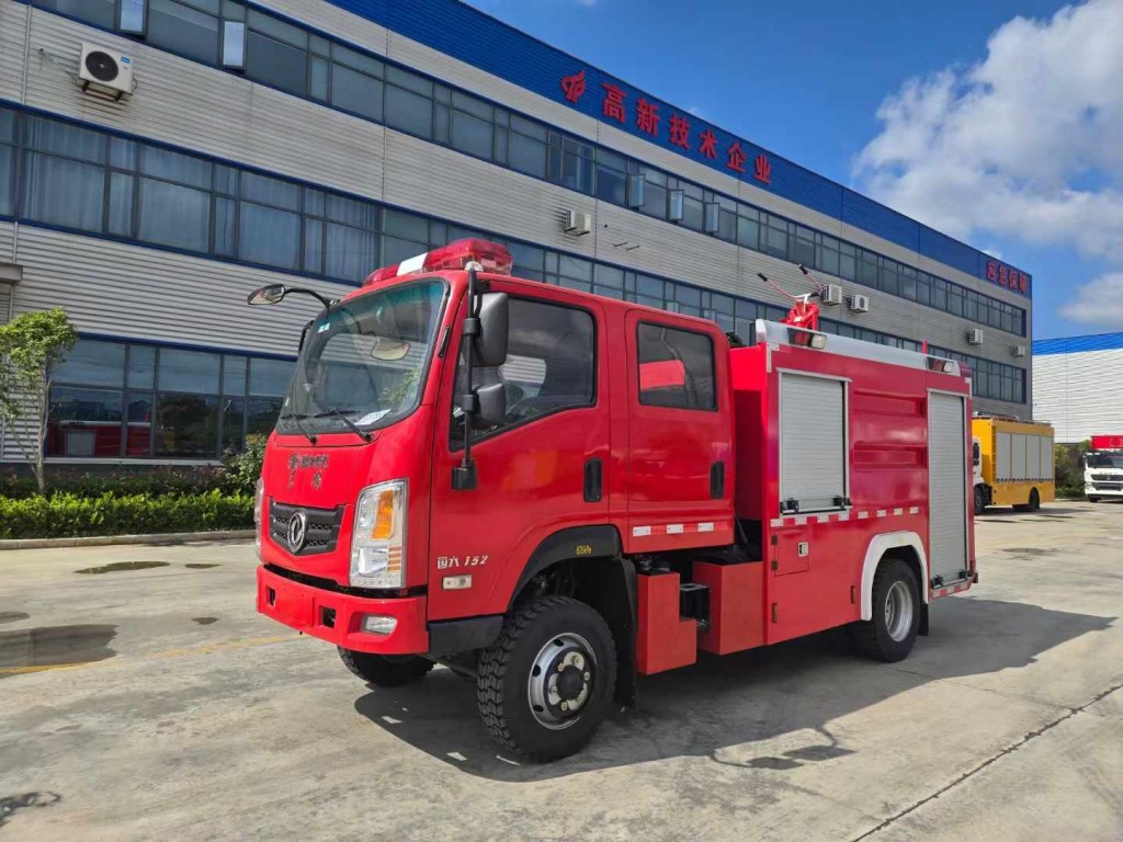 D7东风多利卡4.5吨泡沫消防车
