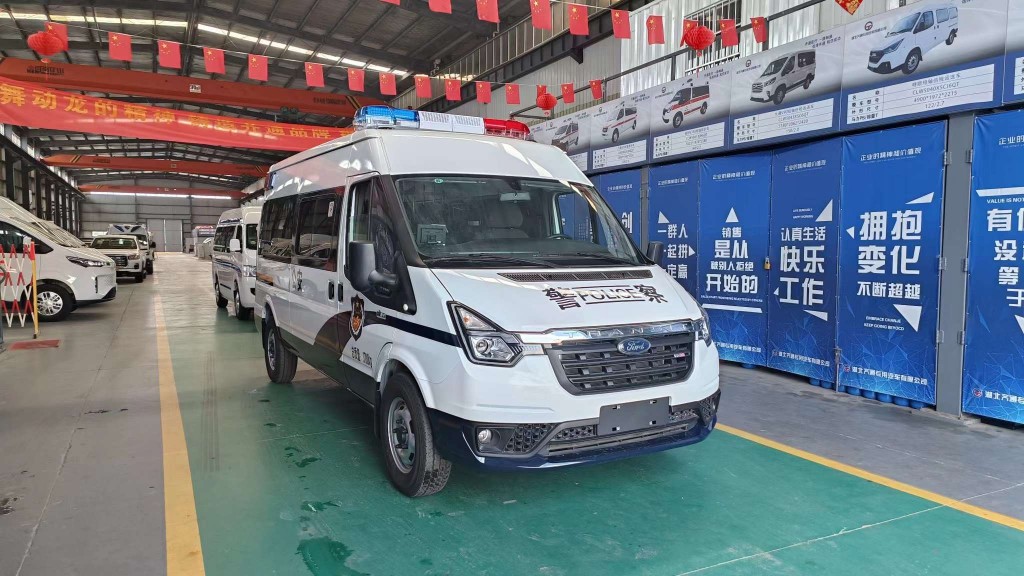 福特全顺V348负压救护车