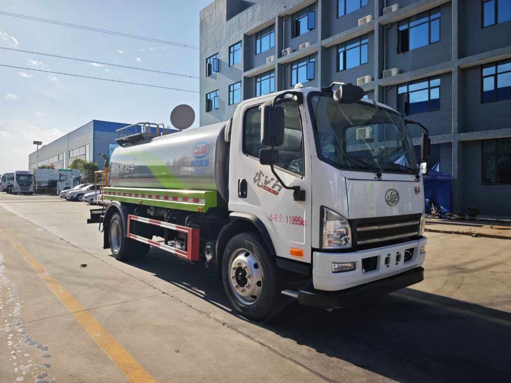 8吨雾炮洒水车