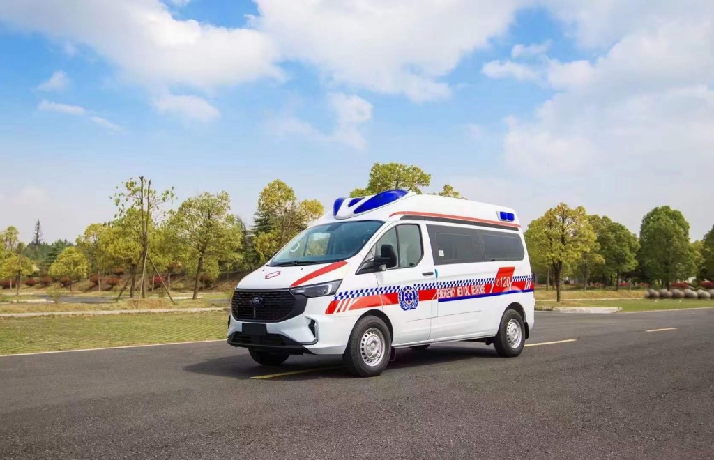 江铃福特V362负压救护车