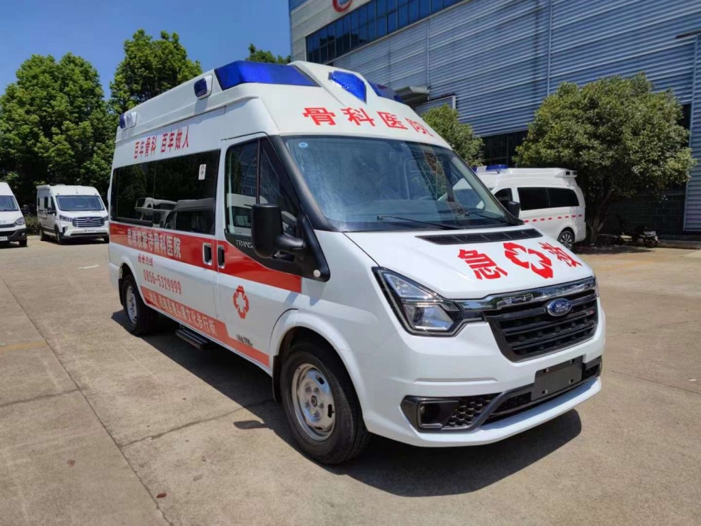 福特V348长轴中顶监护型救护车