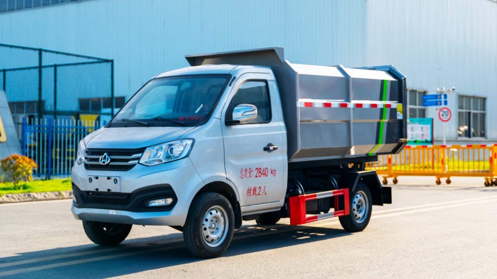长安侧挂桶垃圾车