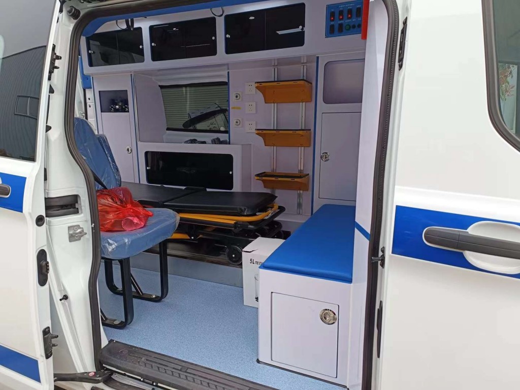 长途转运救护车