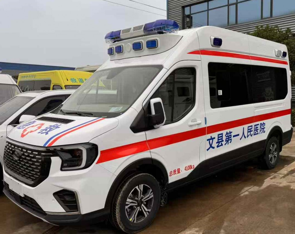 福特监护型救护车