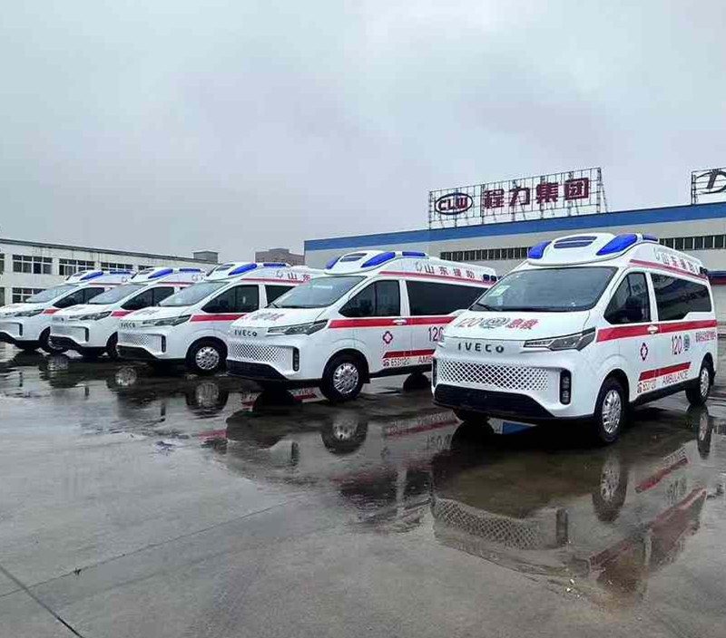 依维柯转运型救护车