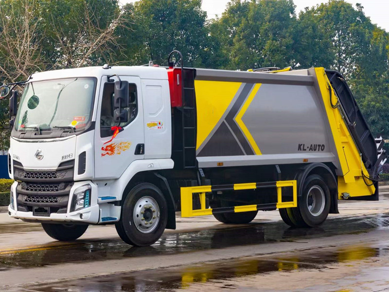 东风柳汽12方压缩式垃圾车