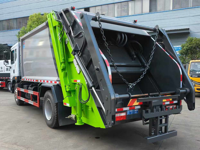 东风摆臂垃圾车