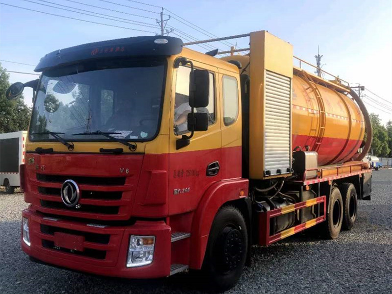 20方东风高压清洗吸污车