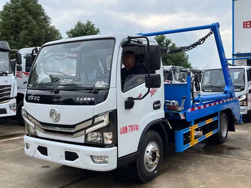 东风4方摆臂式垃圾车