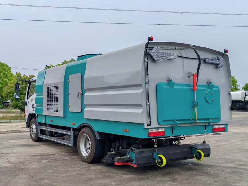 庆铃路面清扫吸尘车
