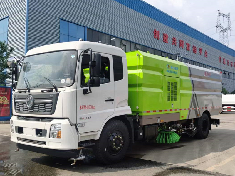 东风天锦10方路面清洗车