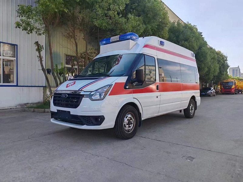 江铃福特120救护车