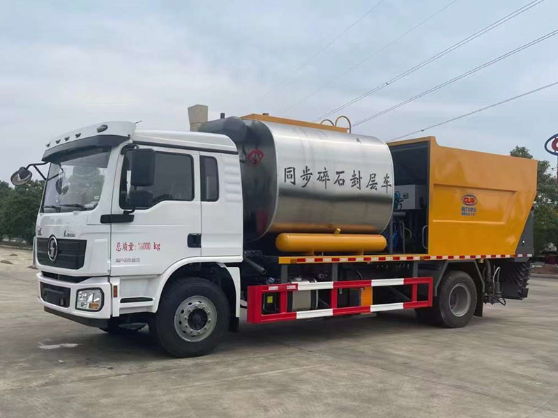 陕汽前四后八沥青碎石同步封层车