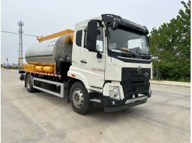 12吨热沥青洒布车