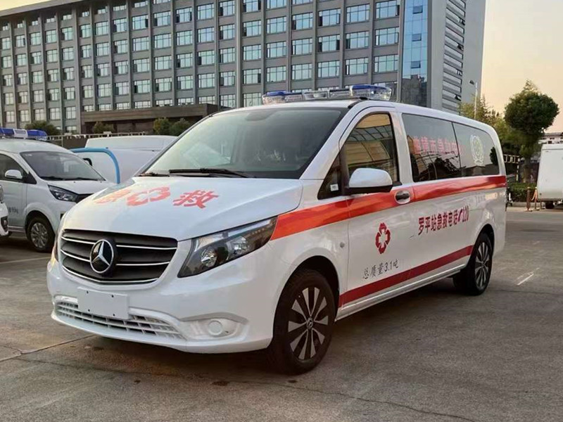 防疫用特种奔驰救护车