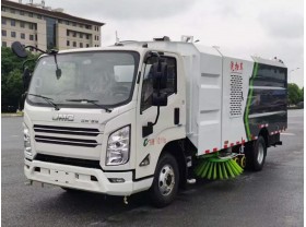 江铃清扫吸尘车