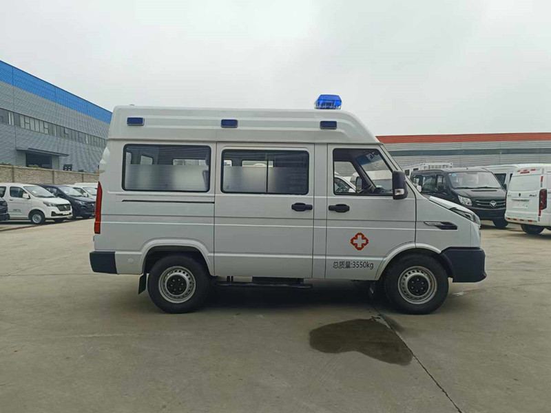 东风非急救运送车