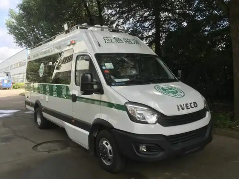 依维柯水质监测车