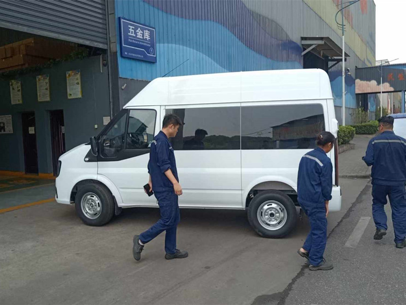 东风伤残运输车